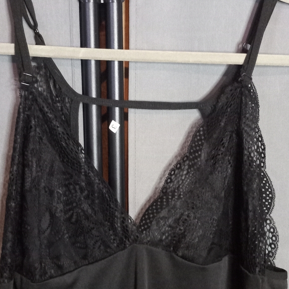 2 Peice Black Lingerie Set- medium - Picture 2 of 9
